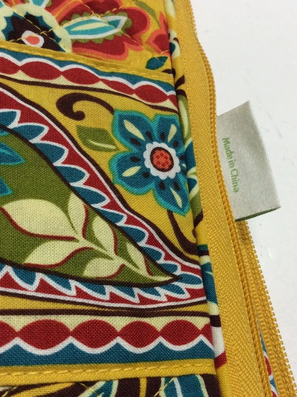 Vera Bradley Sun Valley Quilted Laptop Sleeve Yellow Floral Paisley Case 17x12